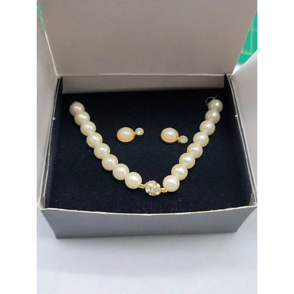 Vintage Avon Pearlesque Sparkle Gift Set Faux Pearl Necklace And Earrings NOS - Picture 1 of 4